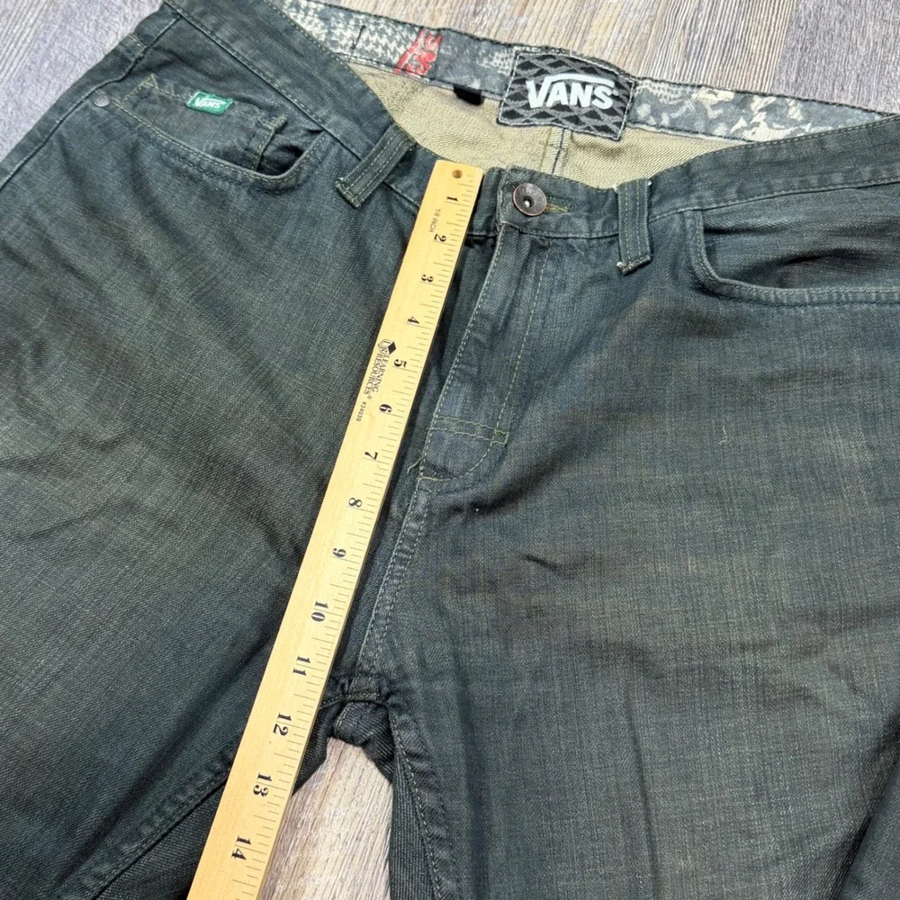 Vans Mens Dark Wash Denim Jeans Straight Leg Green Skull Logo Size 34x32 Skate